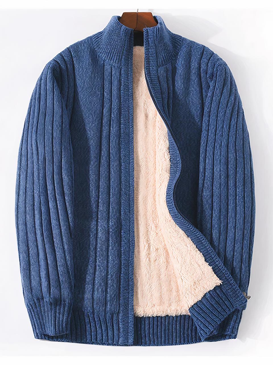 Cardigan bleu fourré moumoute blanche, grosses mailles